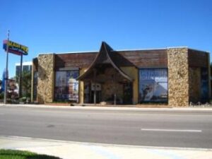 Maui Nix Store Tour