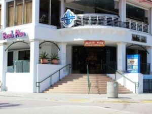 Maui Nix Store Tour