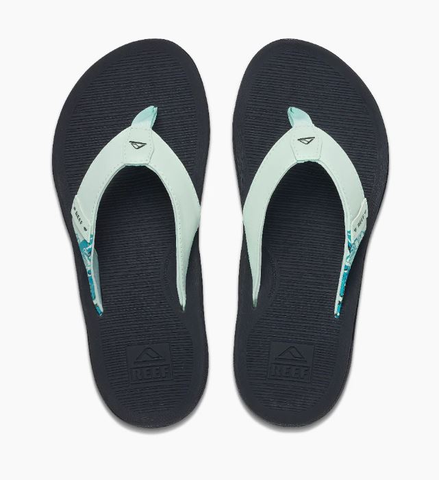 This is an image of Sandals Women Reef Women’s SANTA ANA Sandals