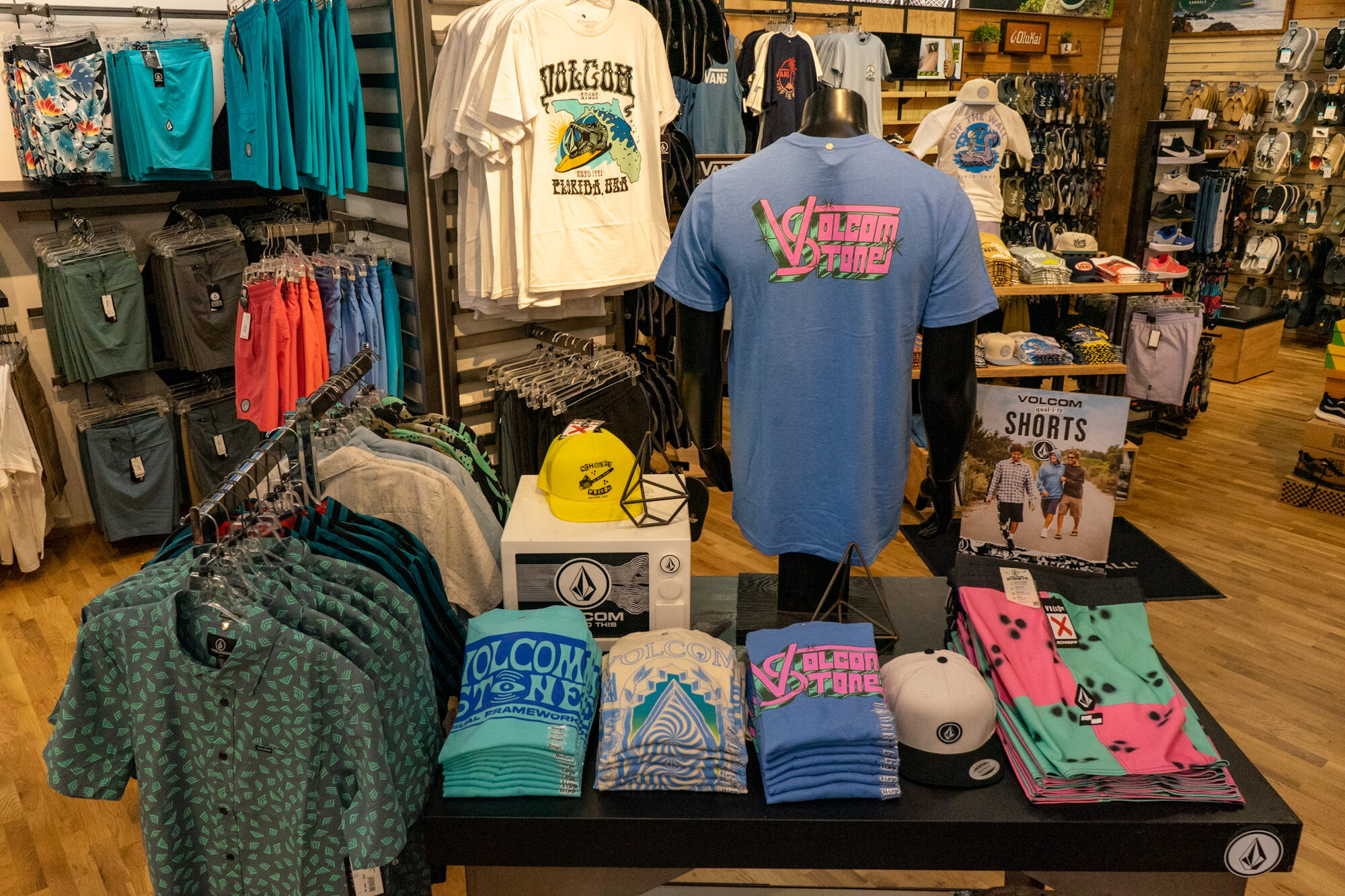 Maui Nix Store Tour