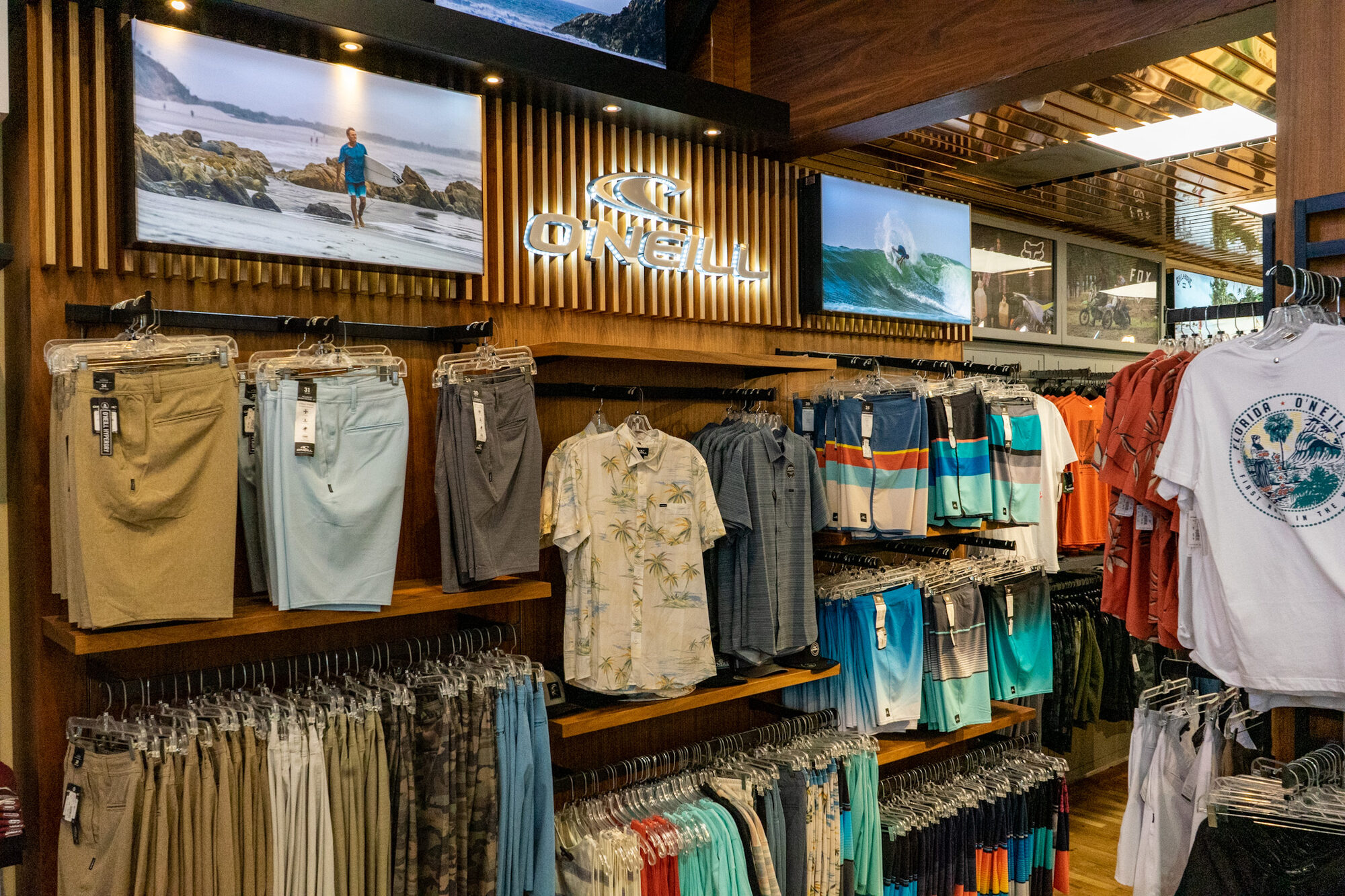 Maui Nix Store Tour