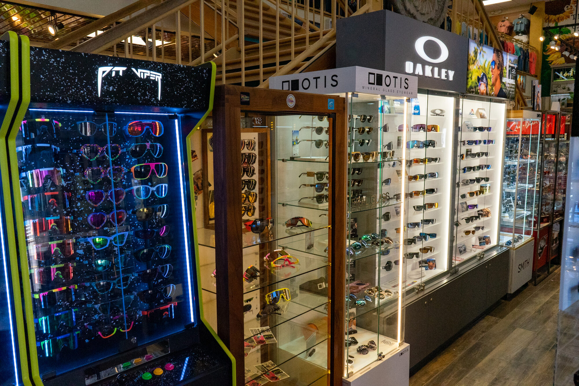 Maui Nix Store Tour