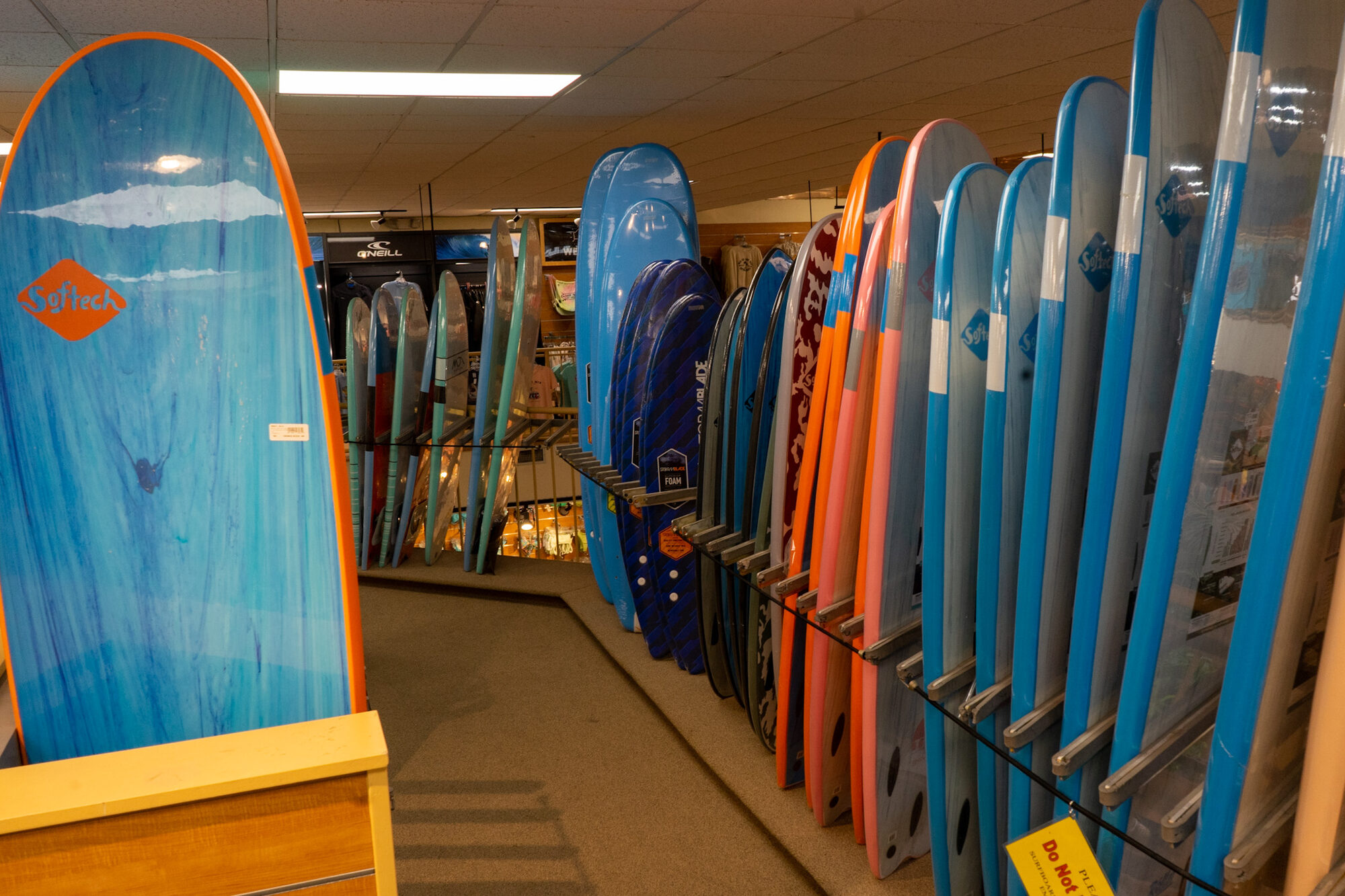 Maui Nix Store Tour