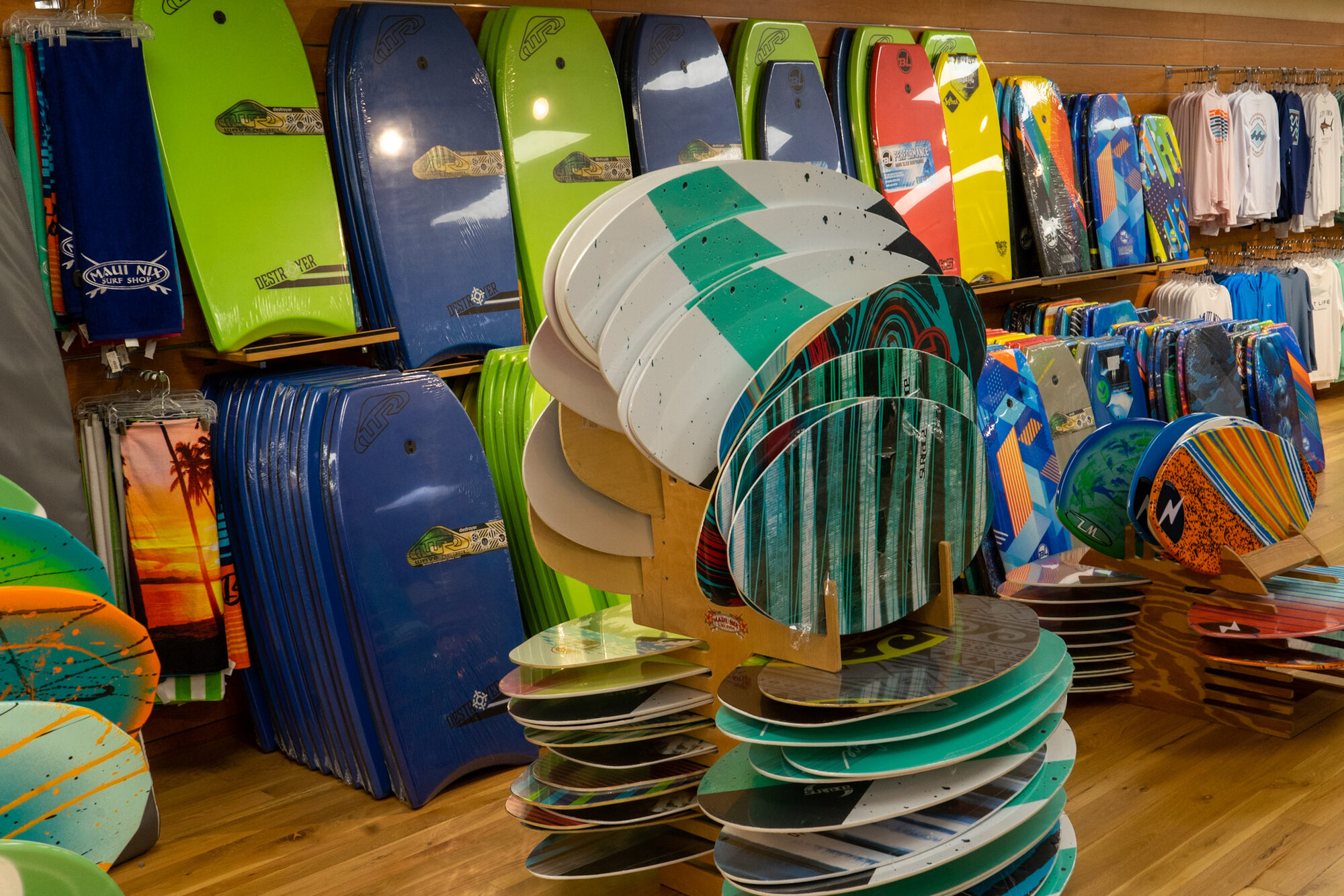 Maui Nix Store Tour