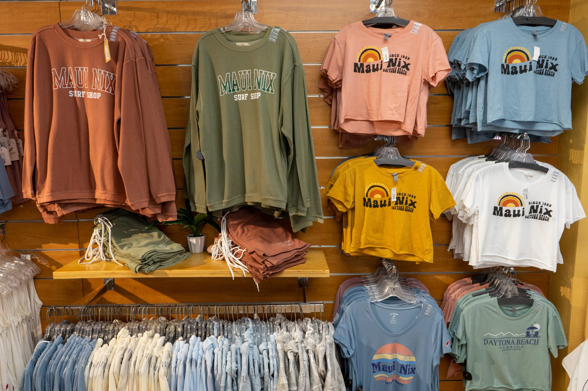 Maui Nix Store Tour