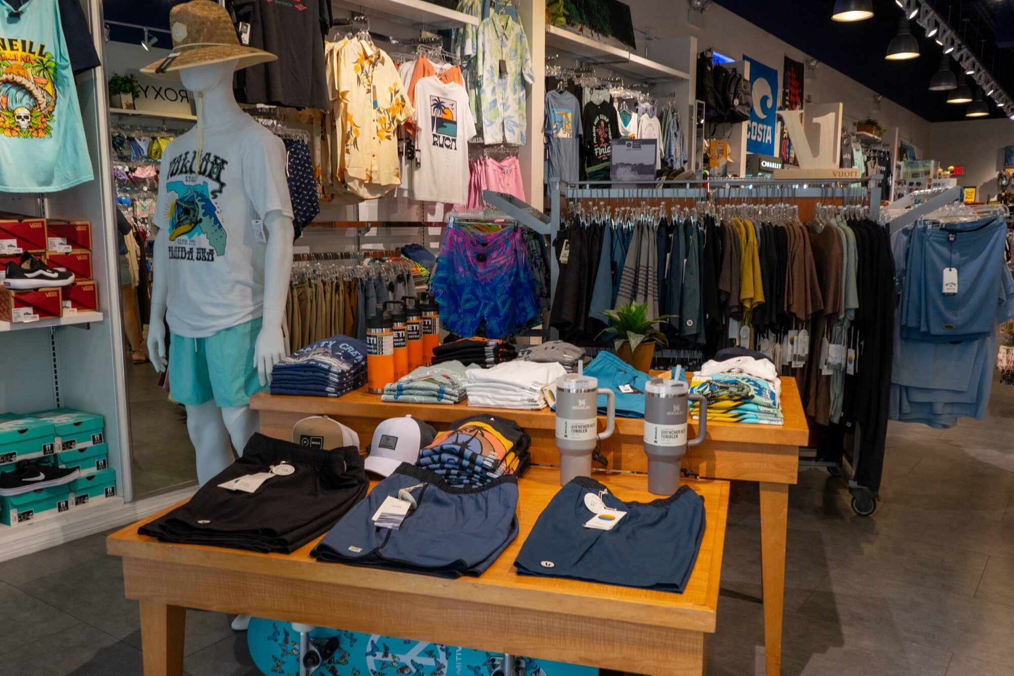 Maui Nix Store Tour