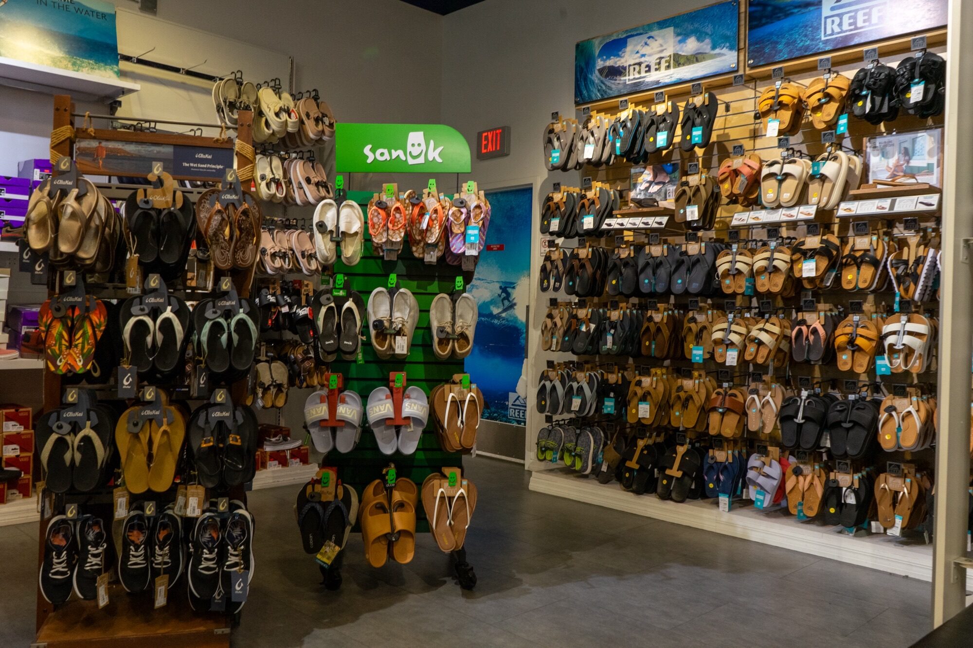 Maui Nix Store Tour