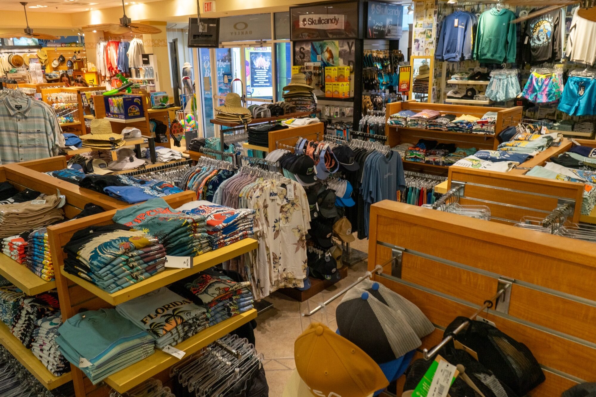Maui Nix Store Tour