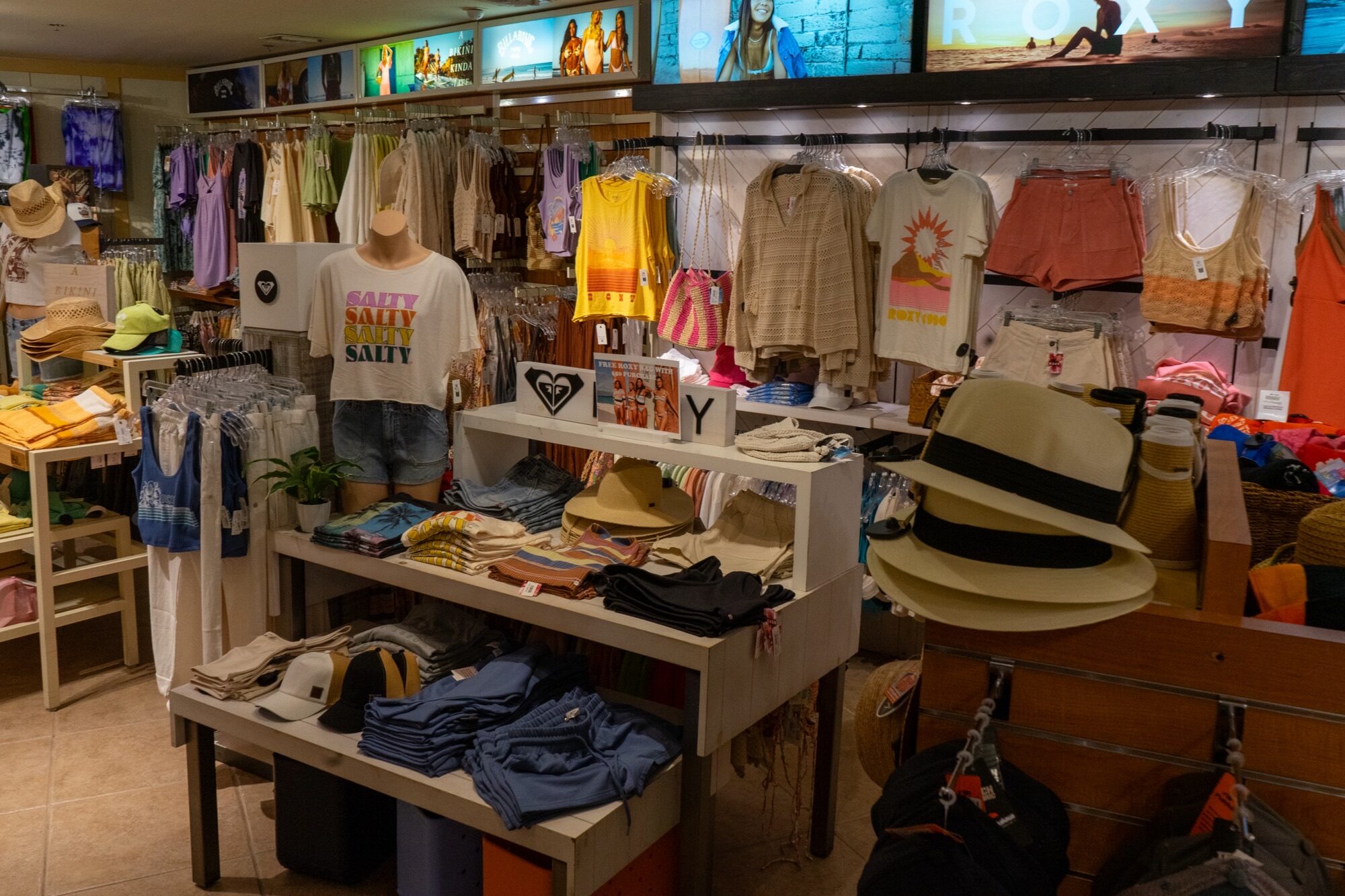 Maui Nix Store Tour