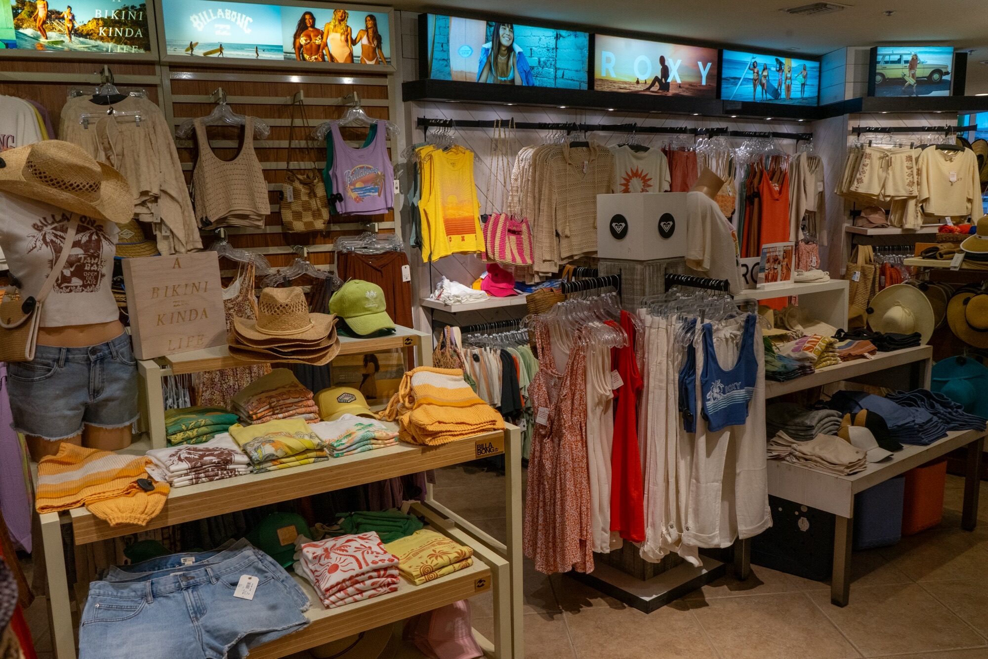 Maui Nix Store Tour